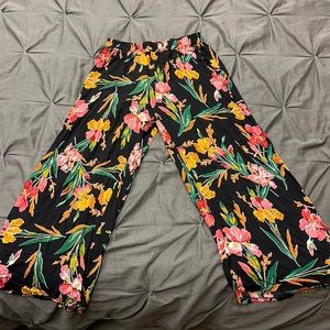 No tag. Fits like a large.